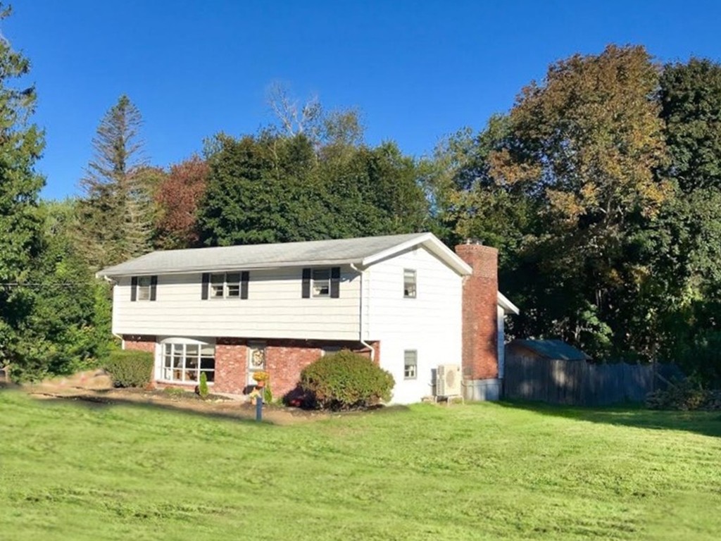 Robyn Magenheim The Sullivan Realty Group