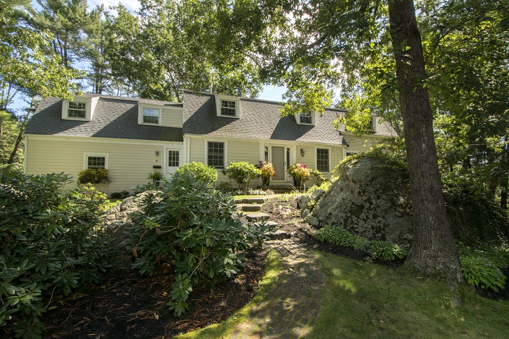 49 Red Gate Ln Cohasset Ma Mls 72471131 Verani Realty