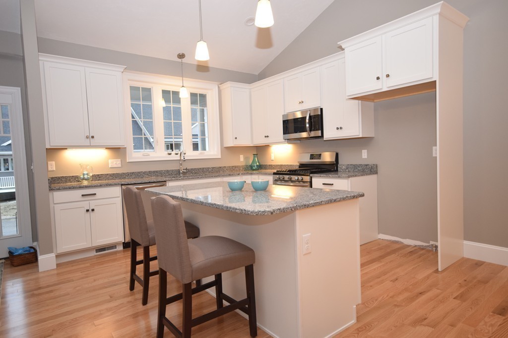 Hartford Village II Condos Current Listings & Pictures