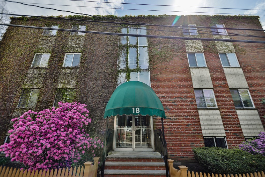 18 Pond St., #5, Jamaica Plain, Boston, MA 02130