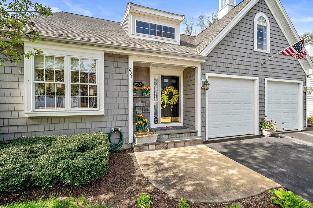 Weathervane Village Condos Current Listings & Pictures