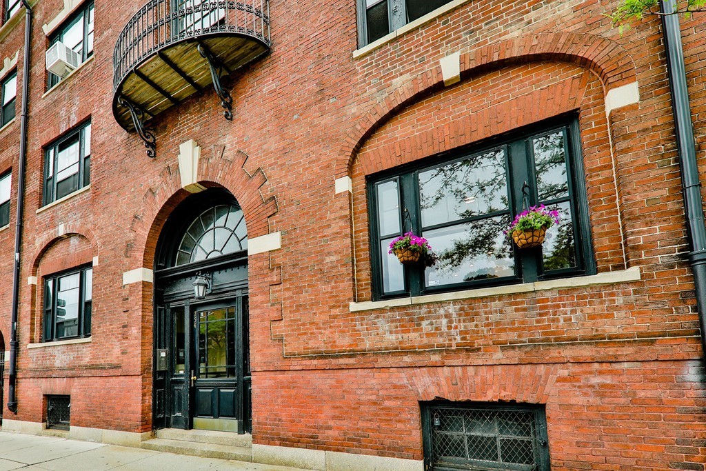 754 Centre St, #10, Jamaica Plain, Boston, MA 02130