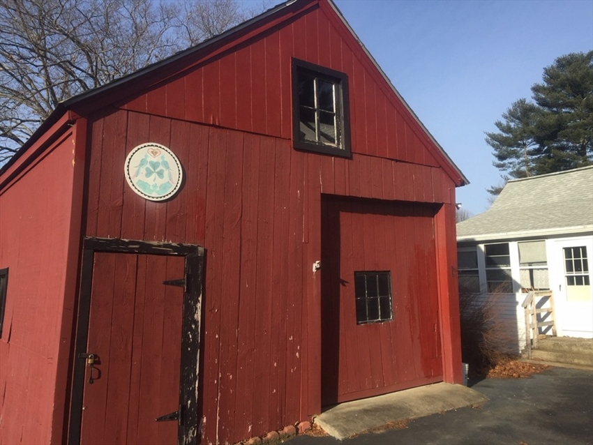 81 Grove St Upton Ma 01568