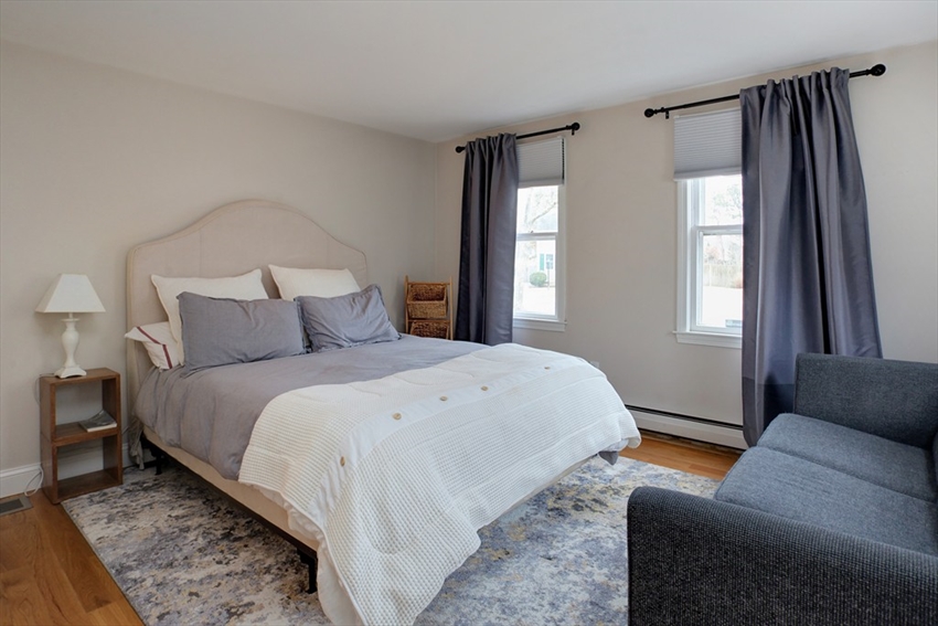 20 Rolling Acres Ln Falmouth Ma 02536