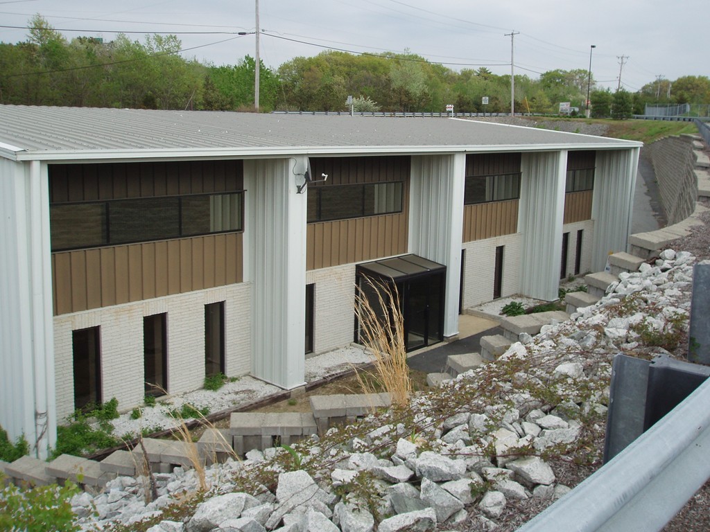 Uxbridge Commercial Property for Sale 749,000