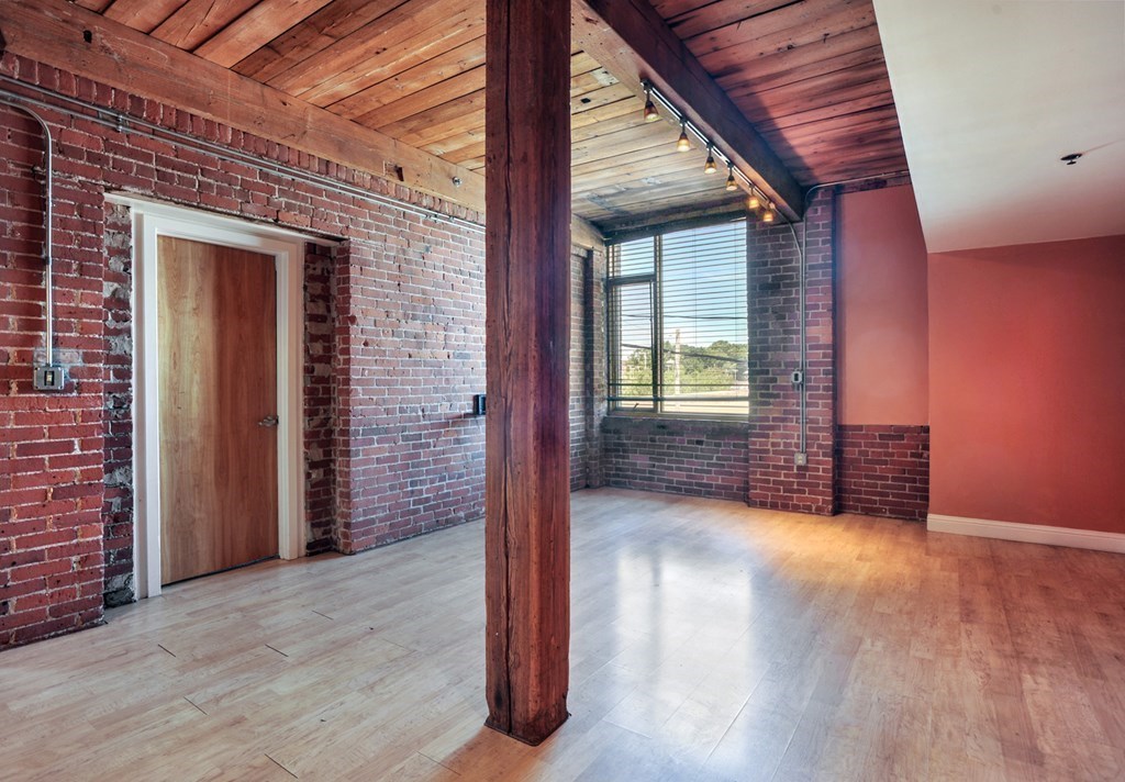 Brockton 2 Bed 2 Bath Condo for Sale 239,900