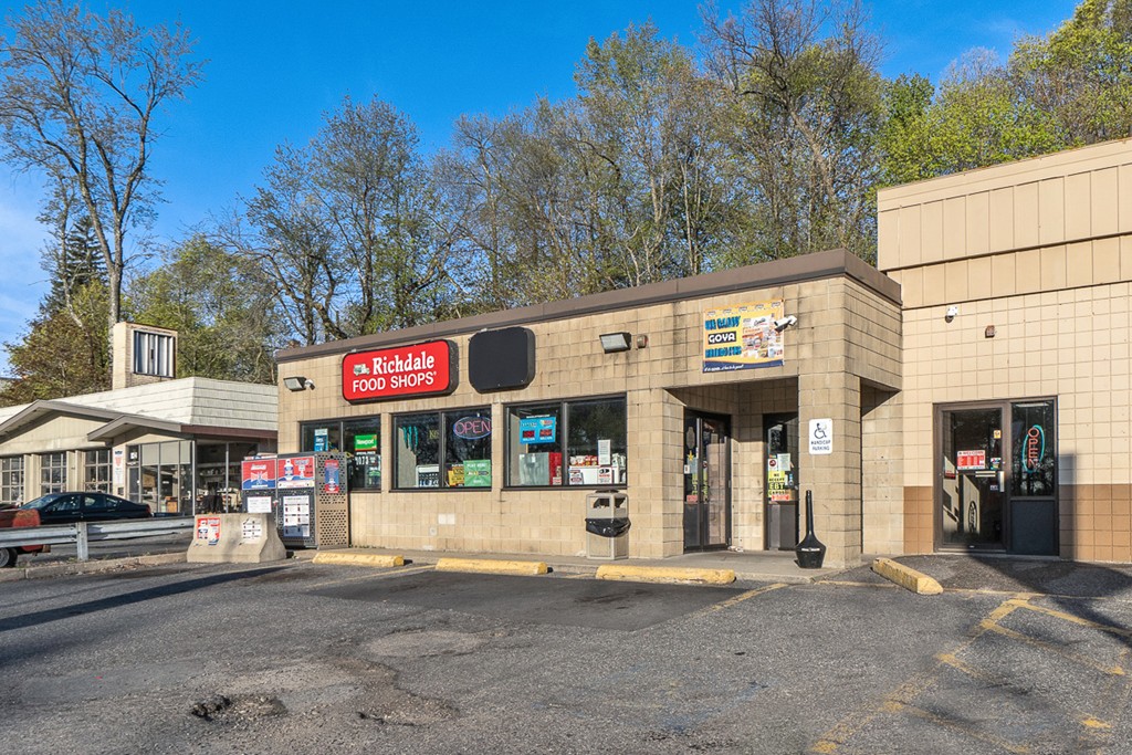 Leominster Commercial Property for Sale 3,500/mo