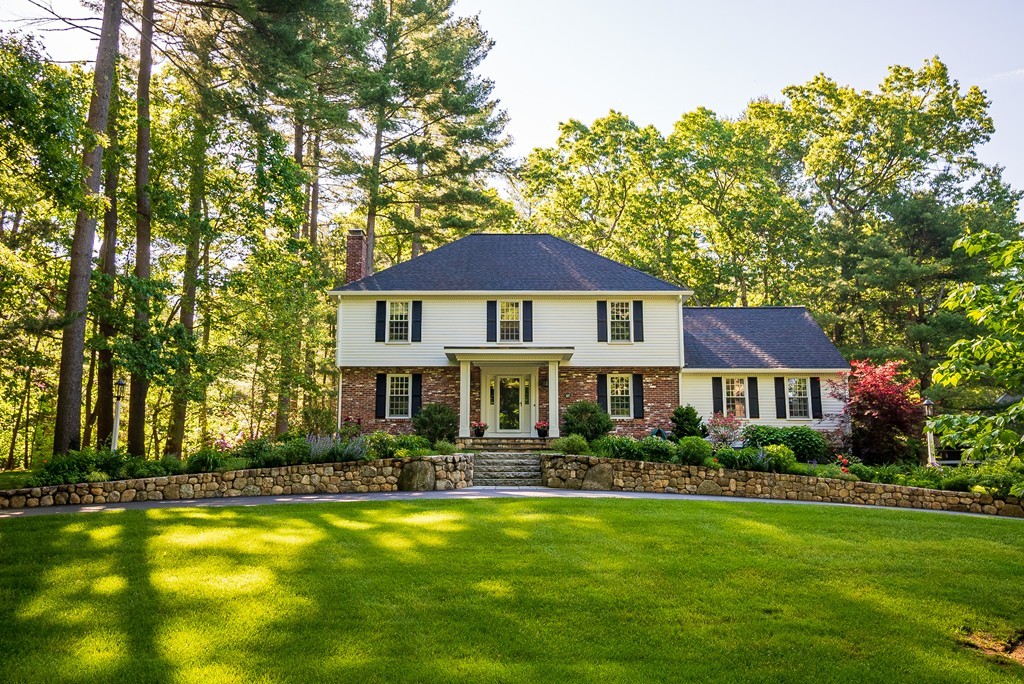 27 Shadow Oak Dr, Sudbury, MA 01776