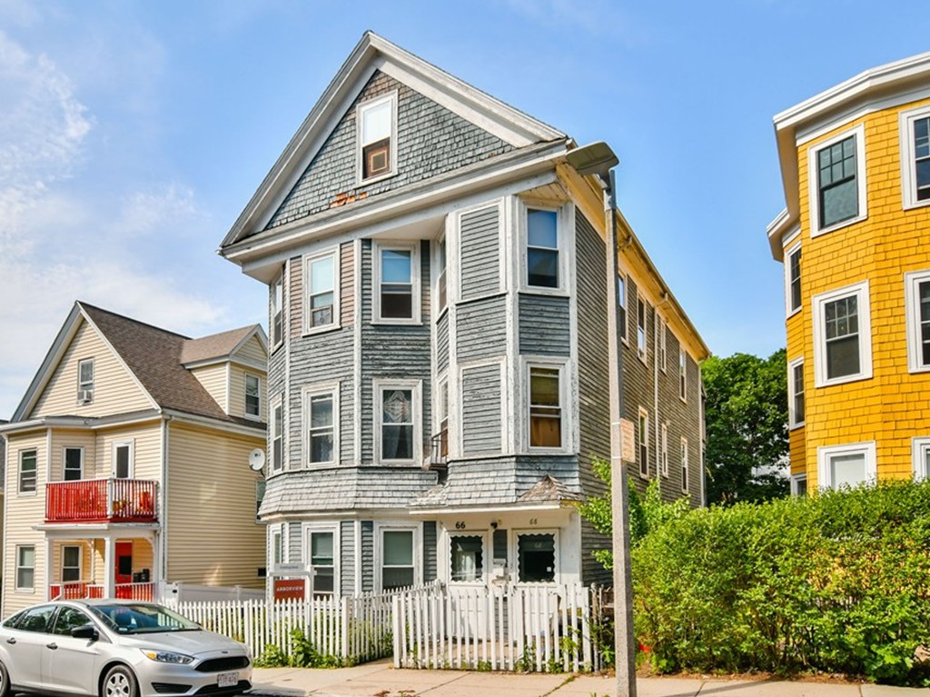 66 Woodlawn St, Jamaica Plain, Boston, MA 02130
