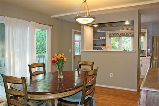 35 The Hollow, Amherst, MA: $298,000