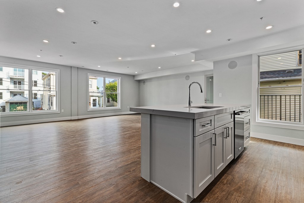 135 Hancock Street, #6, North Quincy, Quincy, MA 02171