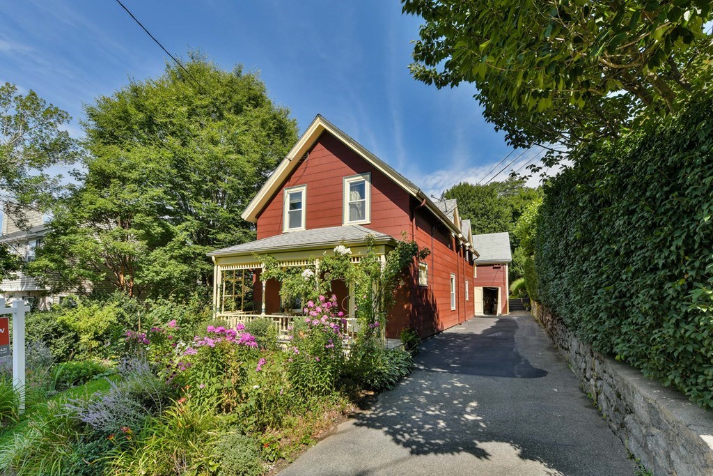 29 Westmount Ave, West Roxbury, Boston, MA 02132