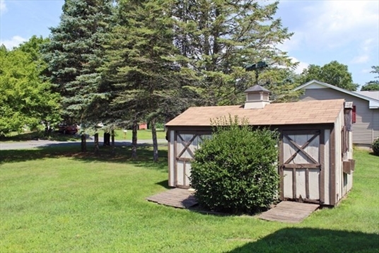 539 Country Club Road, Greenfield, MA: $195,000