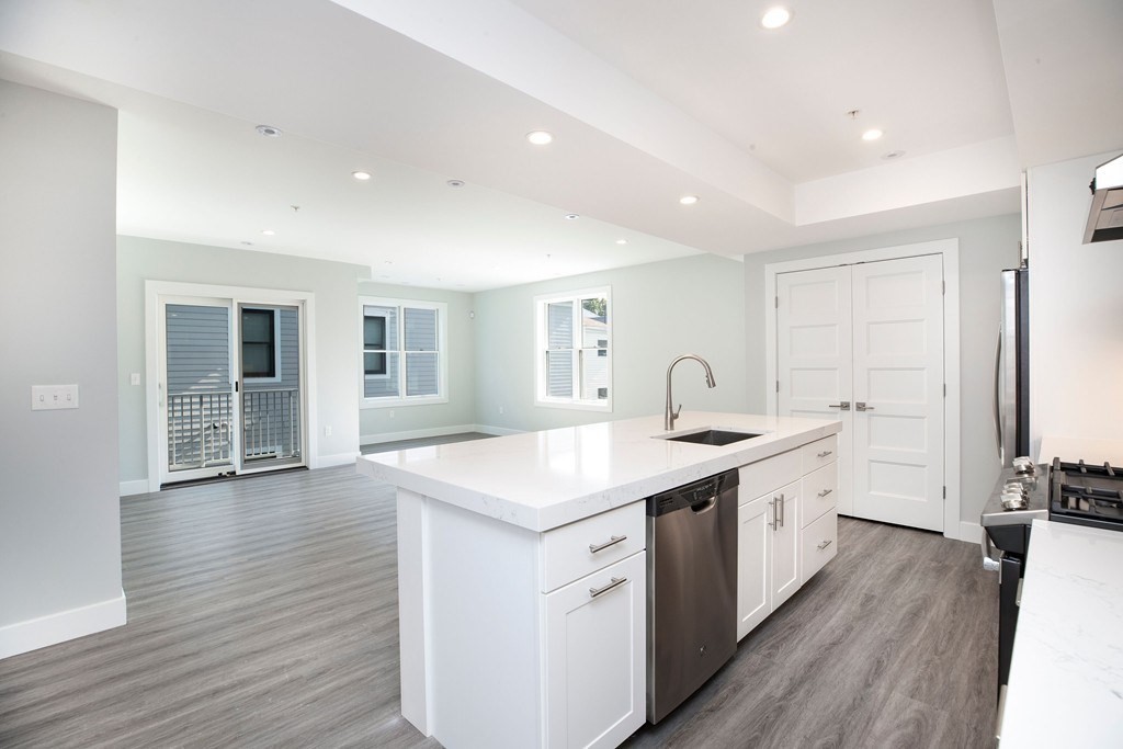 151 Hancock Street, #13, North Quincy, Quincy, MA 02171