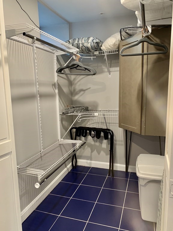 726 Metropolitan Ave, Hyde Park