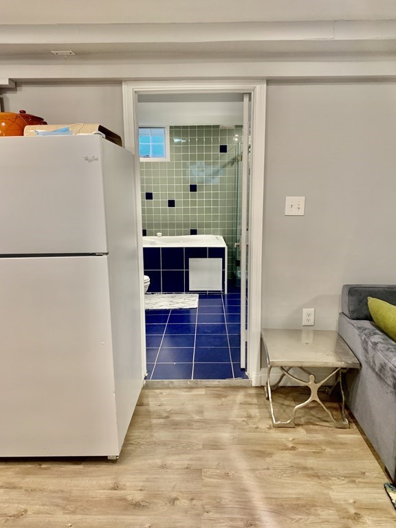 726 Metropolitan Ave, Hyde Park