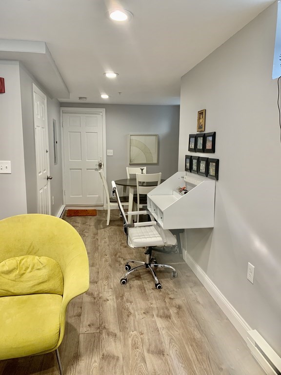 726 Metropolitan Ave, Hyde Park