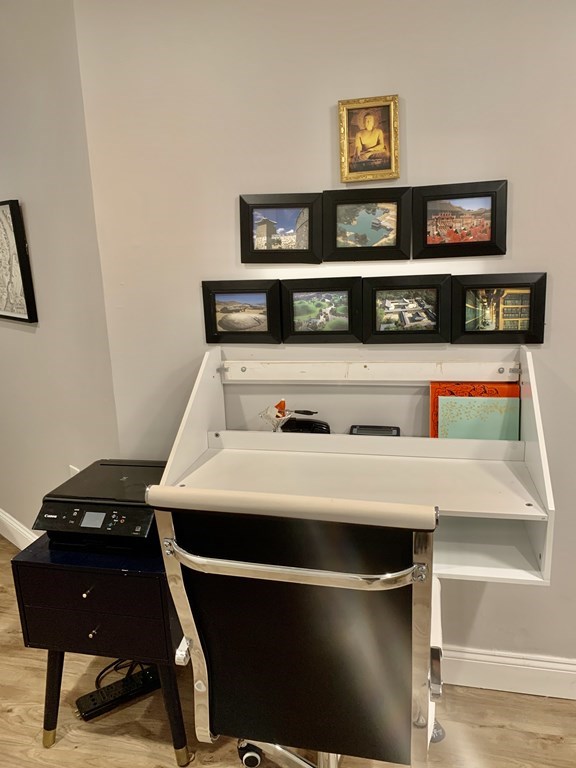 726 Metropolitan Ave, Hyde Park