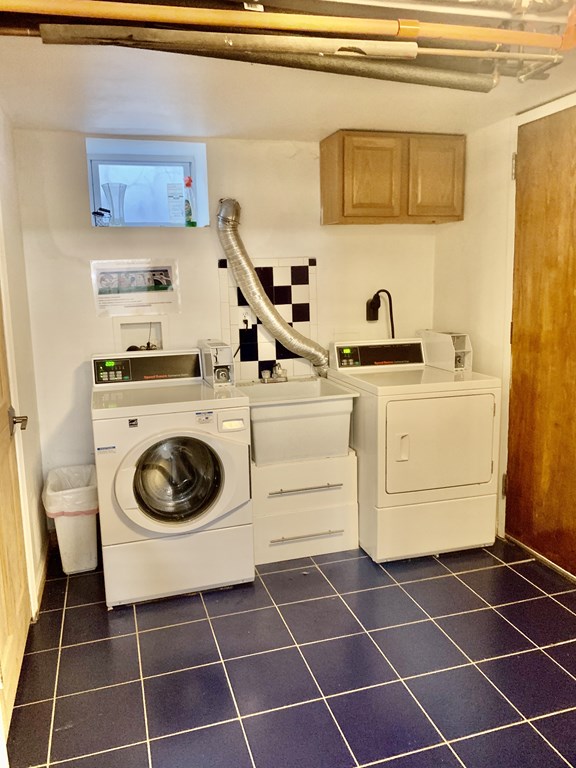 726 Metropolitan Ave, Hyde Park