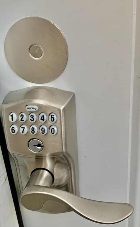 726 Metropolitan Ave, Hyde Park