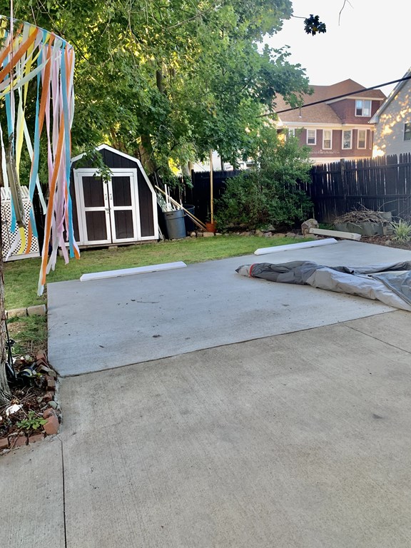 726 Metropolitan Ave, Hyde Park