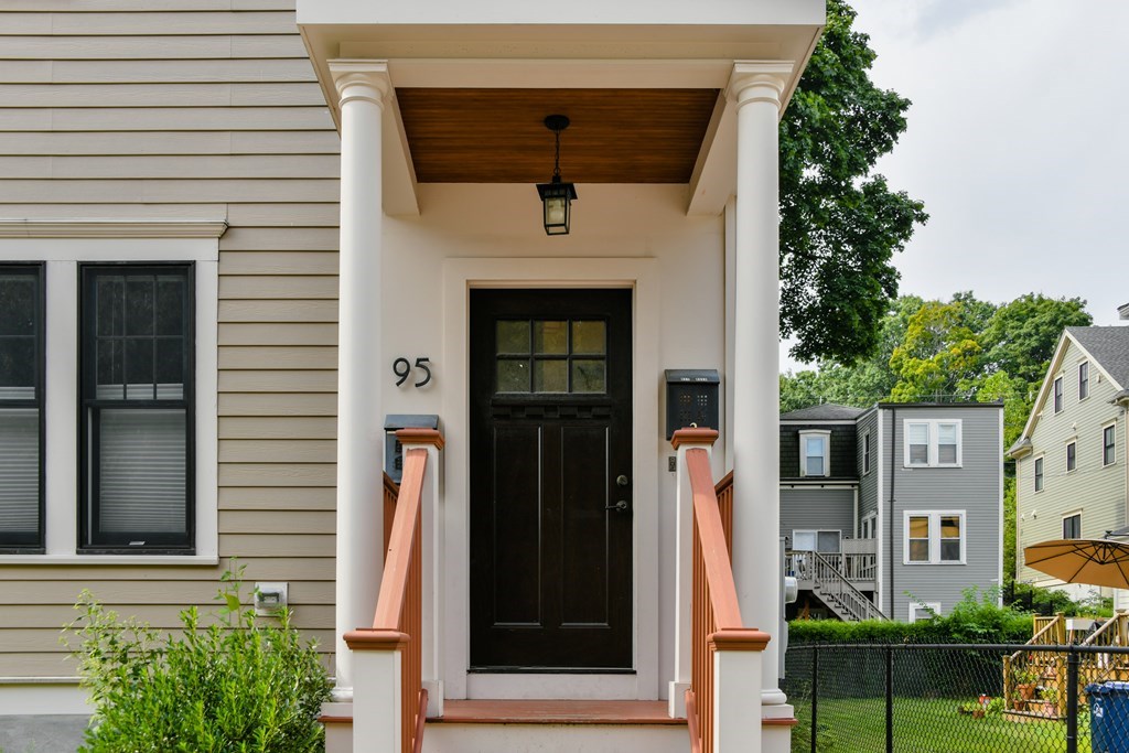 95 Green St, #2, Jamaica Plain, Boston, MA 02130