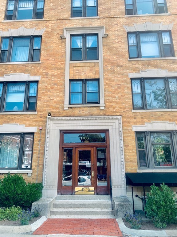 1783 Massachusetts Ave, #B, Cambridge, MA 02140