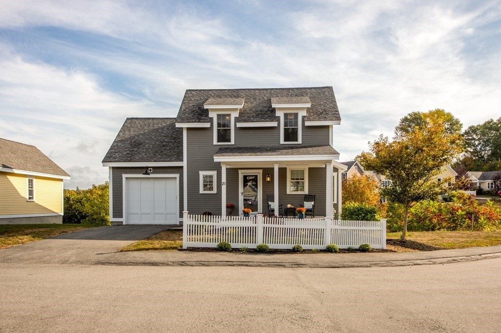 West Newbury 3 Bed 4 Bath Home for Sale 640,000