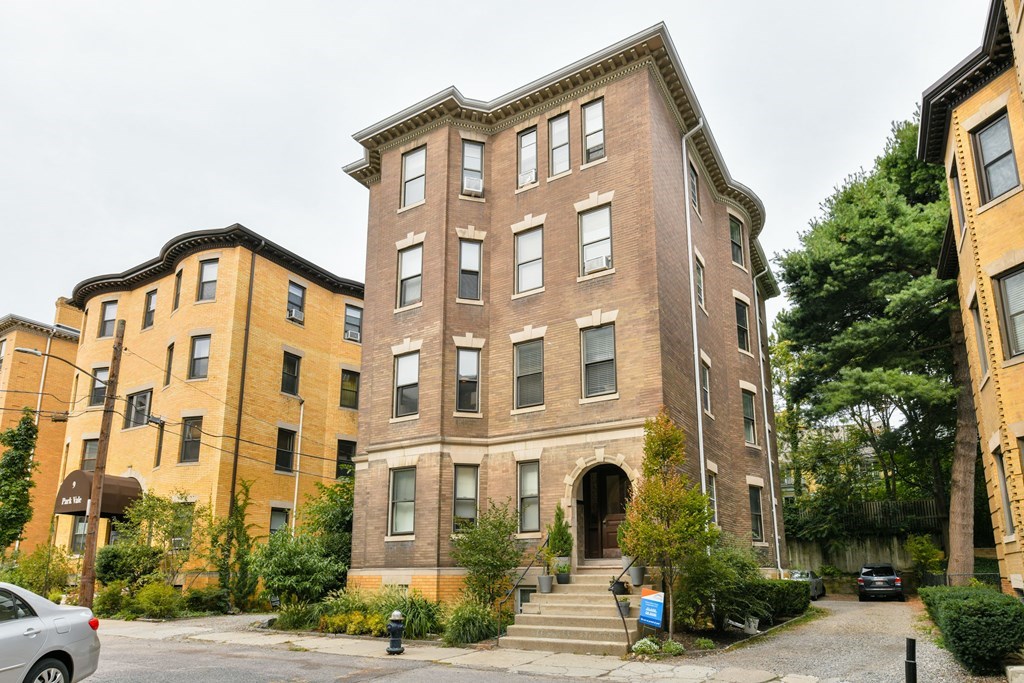 15 Park Vale, #2, Brookline, MA 02446
