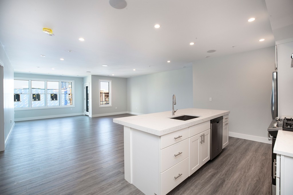 151 Hancock Street, #17, North Quincy, Quincy, MA 02171