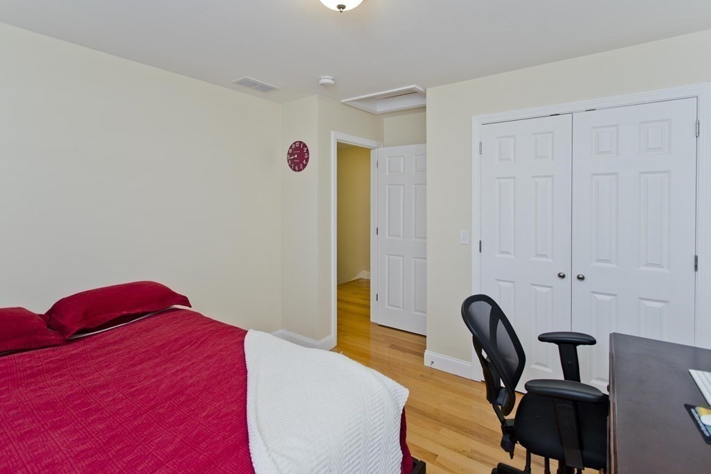 44 Berwyn St, Massachusetts 01075, 3 Bedrooms Bedrooms, ,1 BathroomBathrooms,Condominium/co-op,For Sale,Berwyn St,72759096