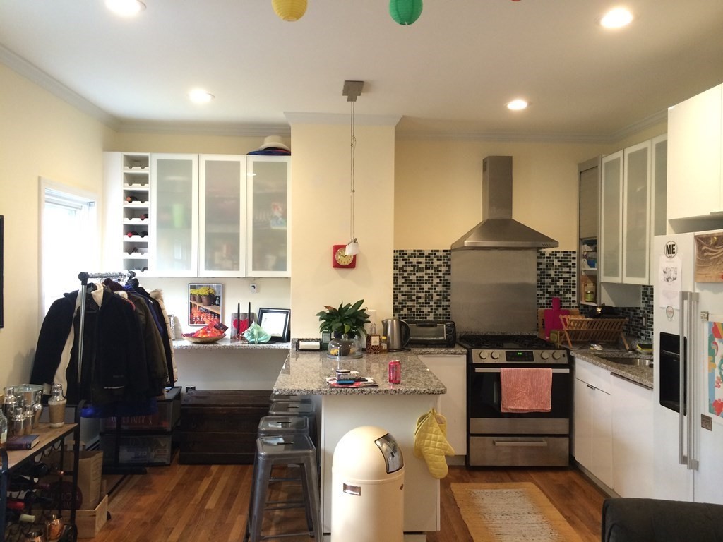 174 Bolton St, South Boston