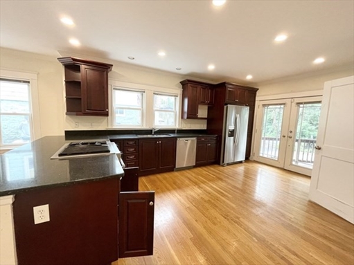 15 Sunset Street, Apt 1