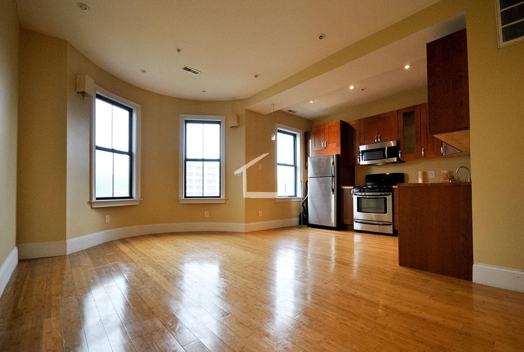 9 Cortes St, Back Bay