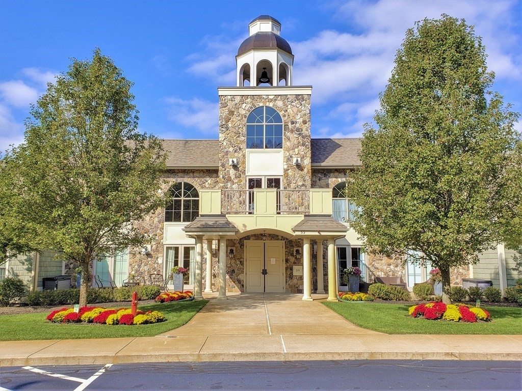 Canton 2 Bed 2 Bath Condo for Sale Sold for 503,000