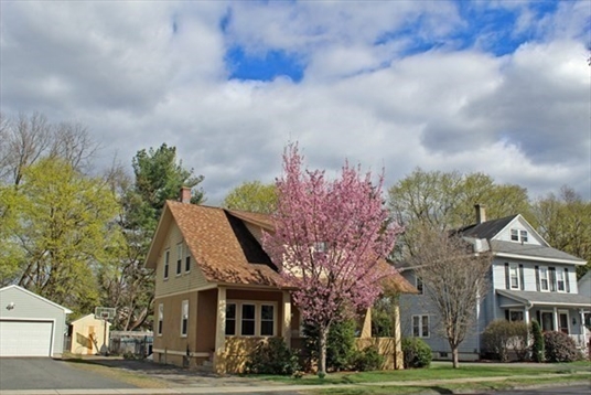 28 Park Ave, Greenfield, MA: $225,000