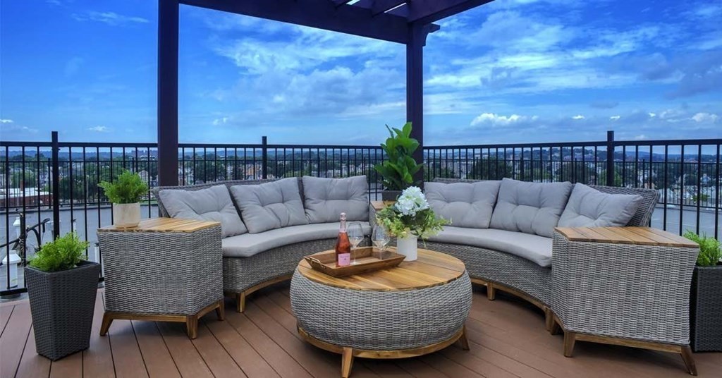 87 Medford St, Medford