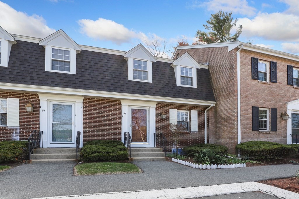 Stoughton 2 Bed 2 Bath Condo for Sale 356,000