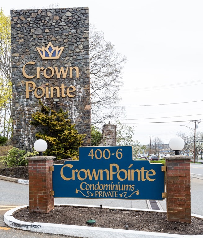 Crown Pointe Condos Current Listings & Pictures