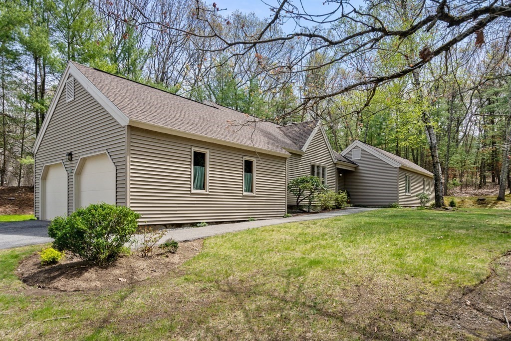 Mainstone Farm Turkey Hill Village Condos Current Listings & Pictures