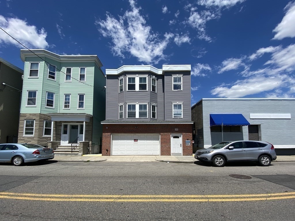 326 Bremen St, East Boston