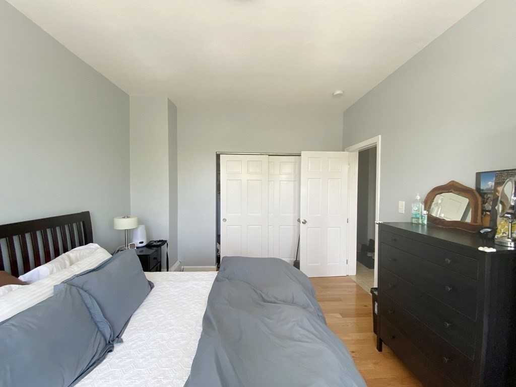 326 Bremen St, East Boston