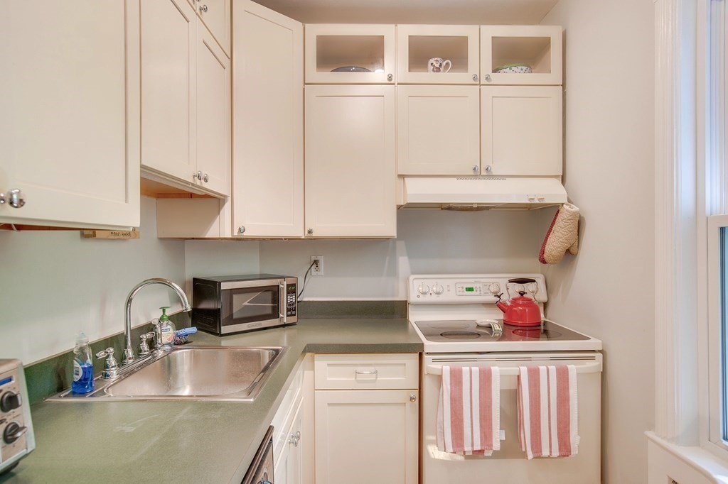 64 Prentiss St, Baldwin