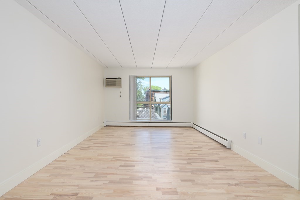 16 Trowbridge St, Harvard Square