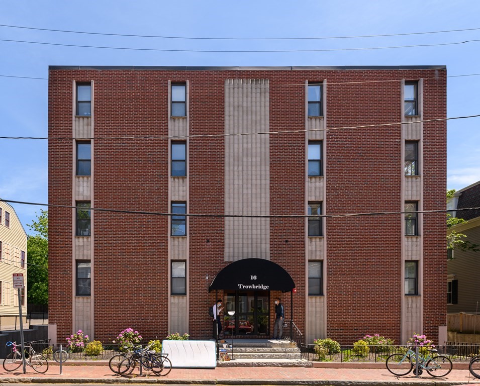 16 Trowbridge St, Harvard Square