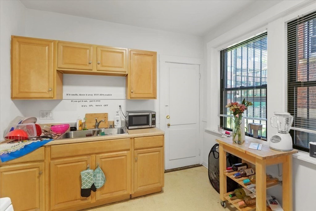 1462 Commonwealth Ave, Brighton