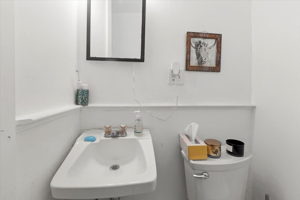 1462 Commonwealth Ave, Brighton