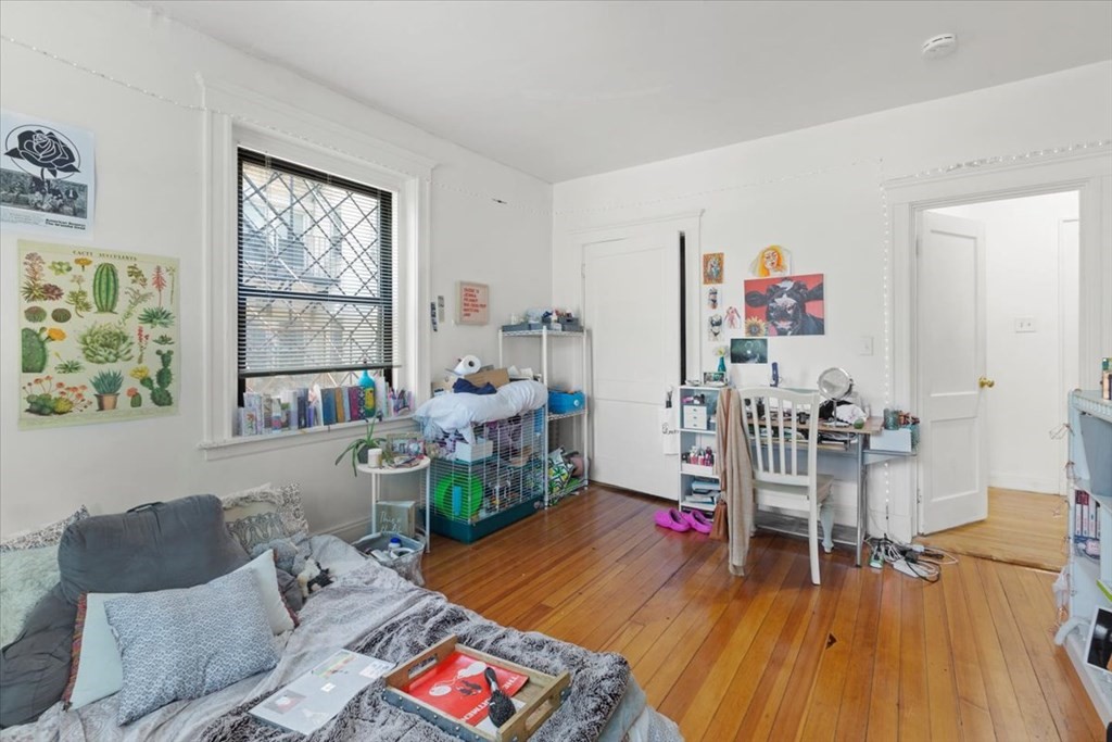 1462 Commonwealth Ave, Brighton