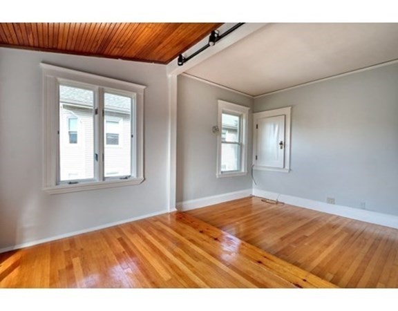 59 Manthorne Rd, West Roxbury