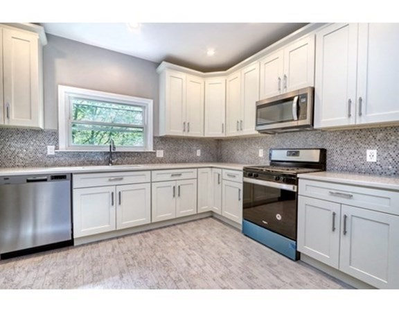 59 Manthorne Rd, West Roxbury